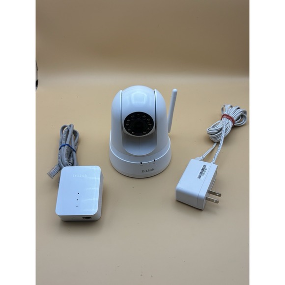 D-Link DCS-5030L pan/tilt WiFi camera & AC adapter & D-Link DHP-600AV - Picture 1 of 12